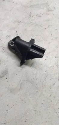 Volkswagen PASSAT B5.5 Engine mounting bracket 059903143e