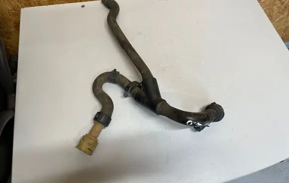 Opel Zafira C Engine coolant pipe/hose 13358864