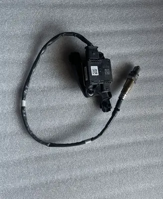 Volkswagen Touran III Lambda probe sensor 05L906261H