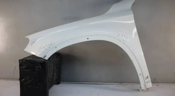 Mercedes-Benz GLA W156 Fender mounting bracket A1568810101
