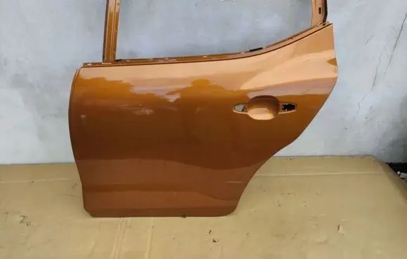 Dacia Sandero III Rear door