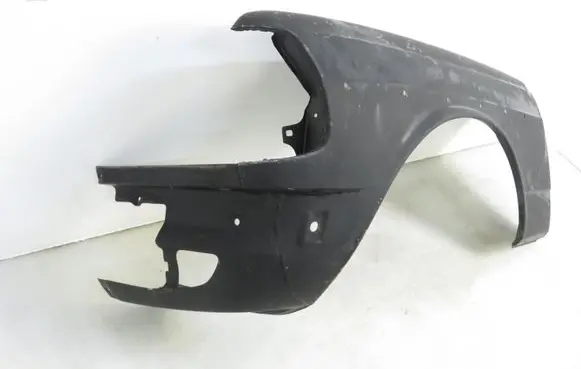 Mercedes-Benz W123 Fender
