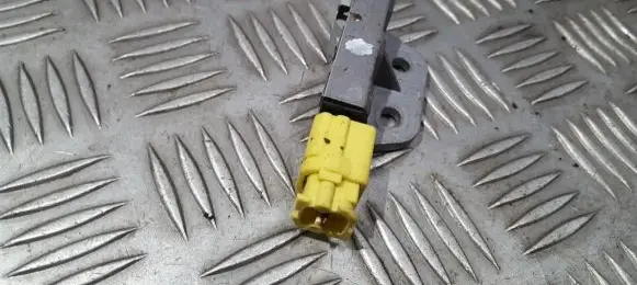 Nissan X-Trail T30 Airbag deployment crash/impact sensor