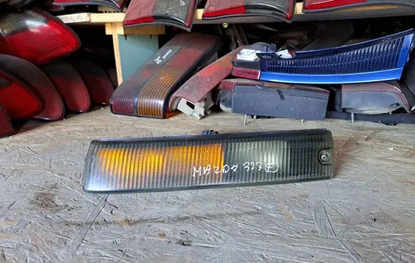 Mazda 323 F Front indicator light 21061311