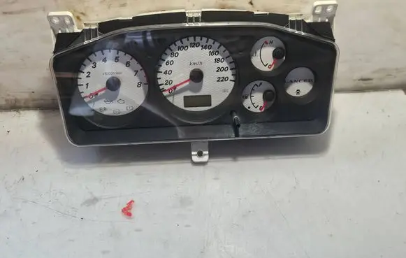 Mitsubishi Lancer Speedometer (instrument cluster) 8100A769