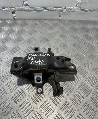 Volkswagen Polo V 6R Engine mount bracket 6Q0199555