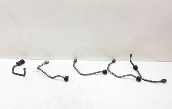 Volvo V70 Fuel injector supply line/pipe 