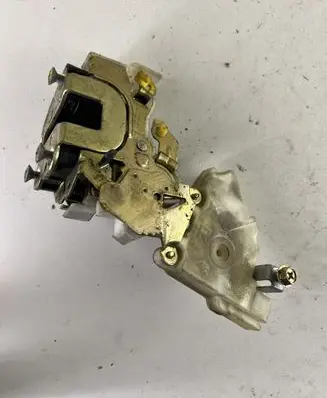 Nissan Terrano Rear door lock 8255350J01 89A522