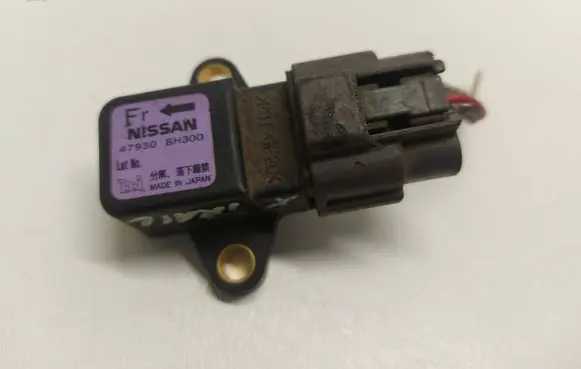 Nissan X-Trail T30 ESP acceleration yaw rate sensor 479308H300