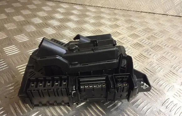 Mercedes-Benz GLE W167 Fuse box set A1675402434