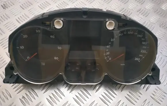 Volkswagen PASSAT B6 Speedometer (instrument cluster) 3C0920851M