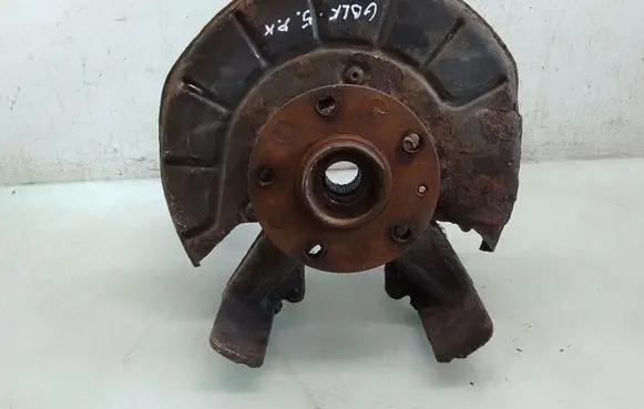 Volkswagen Golf V Front wheel hub