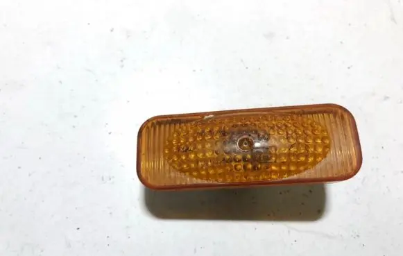 Opel Omega B1 Front fender indicator light 90457814