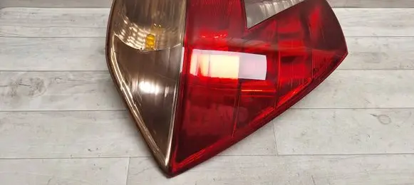 Honda FR-V Rear/tail lights