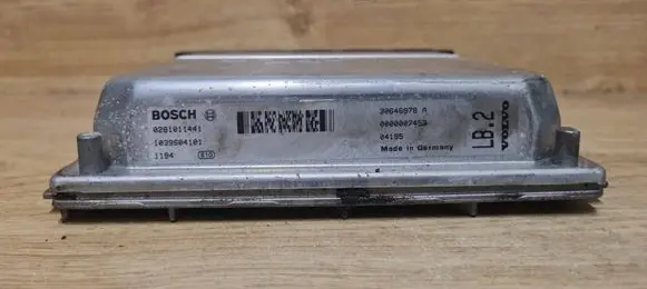 Volvo S60 Engine control unit/module 0281011441