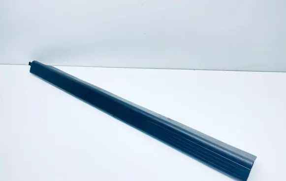 Mercedes-Benz E A207 Front sill trim cover A2076860436
