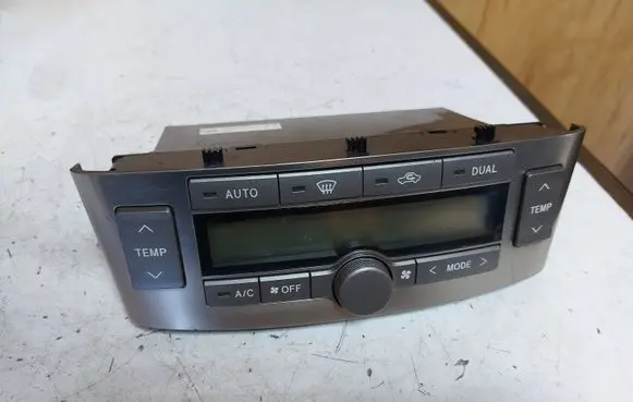 Toyota Avensis T250 Climate control unit 5590205050H 6M1431E