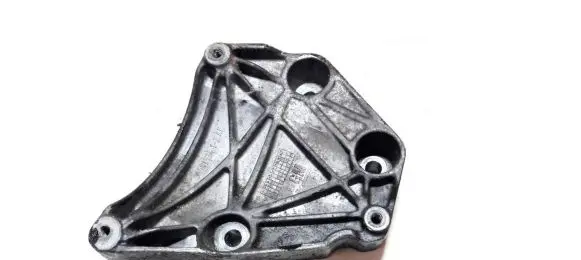 Opel Zafira A Engine mounting bracket 90581524