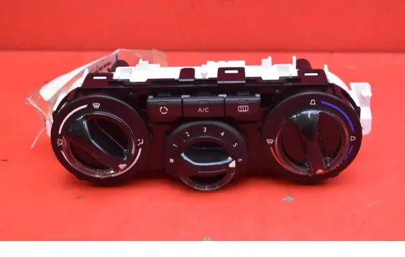 Peugeot 208 I Climate control unit E1063071
