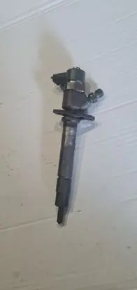 Volvo V70 Fuel injector 0445110078