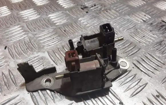 Vacuum valve