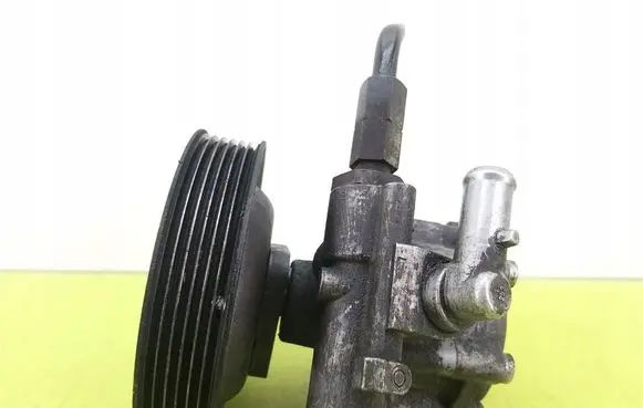 Alfa Romeo 147 Power steering pump 46763561