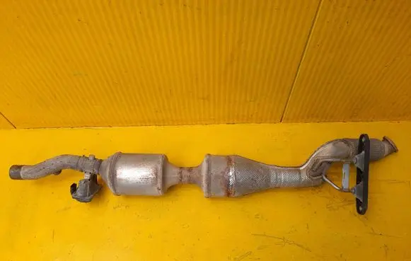 Volkswagen Caddy Middle muffler/silencer 2K0131780B