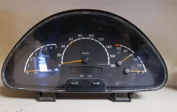 Mercedes-Benz Sprinter W901 W902 W903 W904 Speedometer (instrument cluster) A0004468321