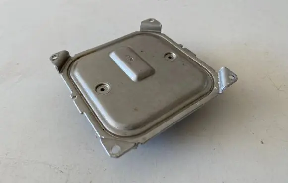 Renault Clio V LED ballast control module 260556623R 19293 A2C90665803