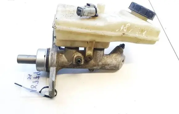 Master brake cylinder