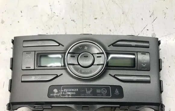Toyota Auris 150 Climate control unit 5590002220 5590002220B