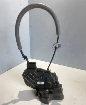 Volvo XC60 Front door lock 30799311 A048069