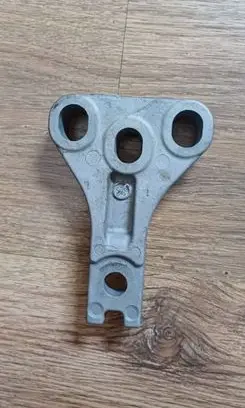 Honda Civic Engine mounting bracket