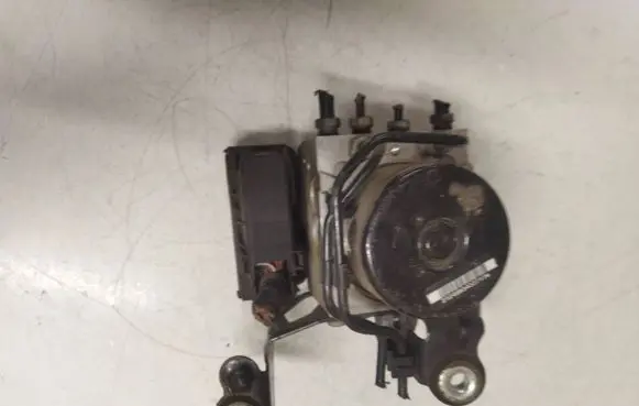 Volvo XC70 ABS Pump 10092604043