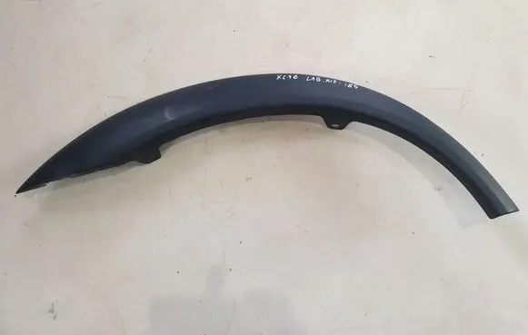 Rear fender molding trim
