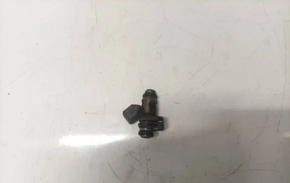 Ford Fiesta Fuel injector 9f533ka