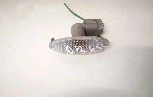 Toyota Yaris Front fender indicator light 817300d032 81730-0d032