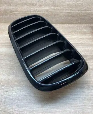 BMW X5 F15 Front bumper upper radiator grill 7303107