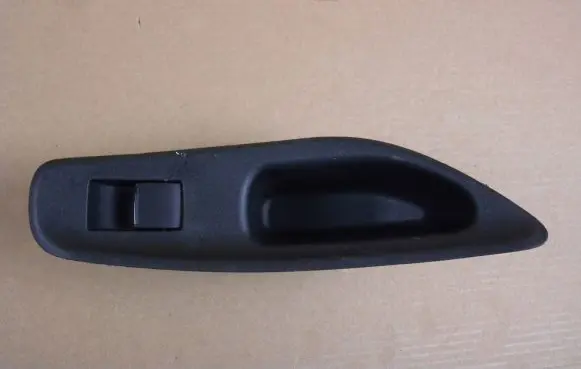 Toyota Yaris XP210 Electric window control switch 74272K0090