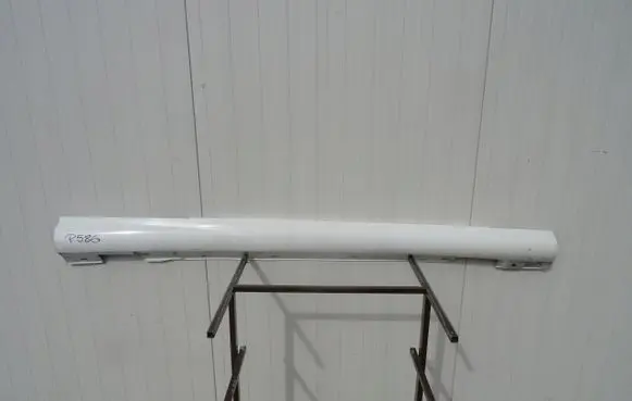 Front sill (body part)