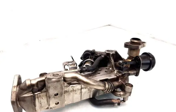 BMW 5 F10 F11 EGR valve cooler 8596444