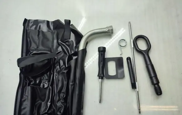 Audi A3 S3 8V Tool set 