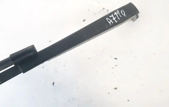 Front wiper blade arm