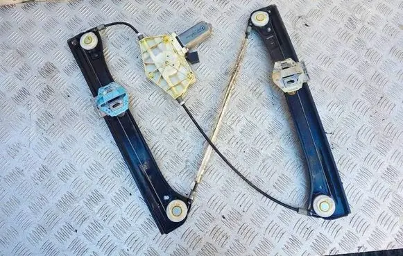 Mercedes-Benz S W221 Front door window regulator motor A2218202842