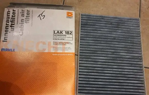 Volkswagen Multivan T5 Air filter LAK182 MAHLELAK182