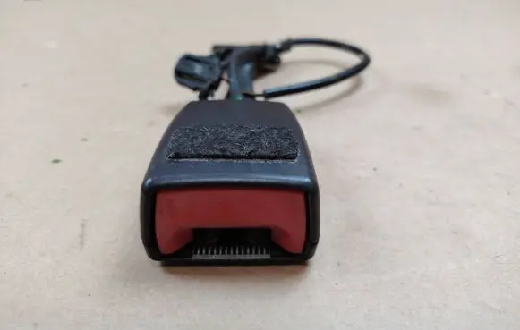 Audi A6 S6 C6 4F Front seatbelt buckle 8E0857755D