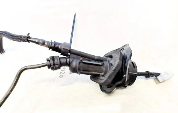 Mazda 3 I Clutch master cylinder 3m517a543ae 3m51-7a543-ae