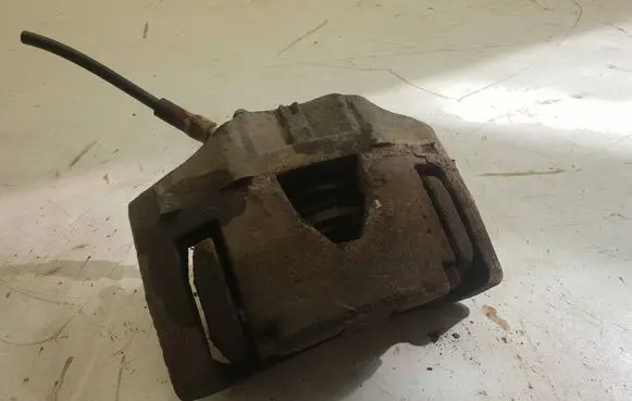 Volvo XC90 Front brake caliper 3067307