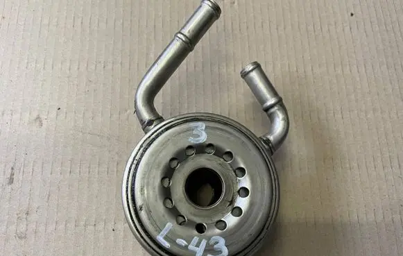 Renault Megane III Engine oil radiator 