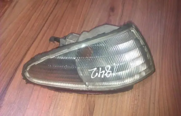 Ford Mondeo MK I Front indicator light